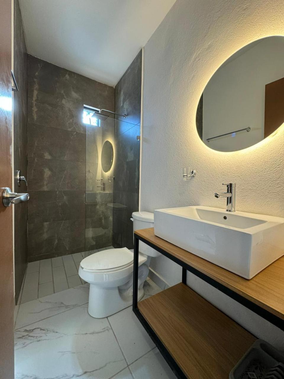 Vidrio Suites Col Americana Γκουανταλαχάρα Εξωτερικό φωτογραφία